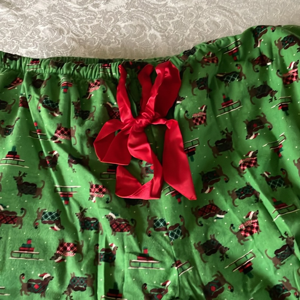 Adorable cotton 2 piece flannel dachshund themed dachshund pajama top & pant set - Picture 6 of 7